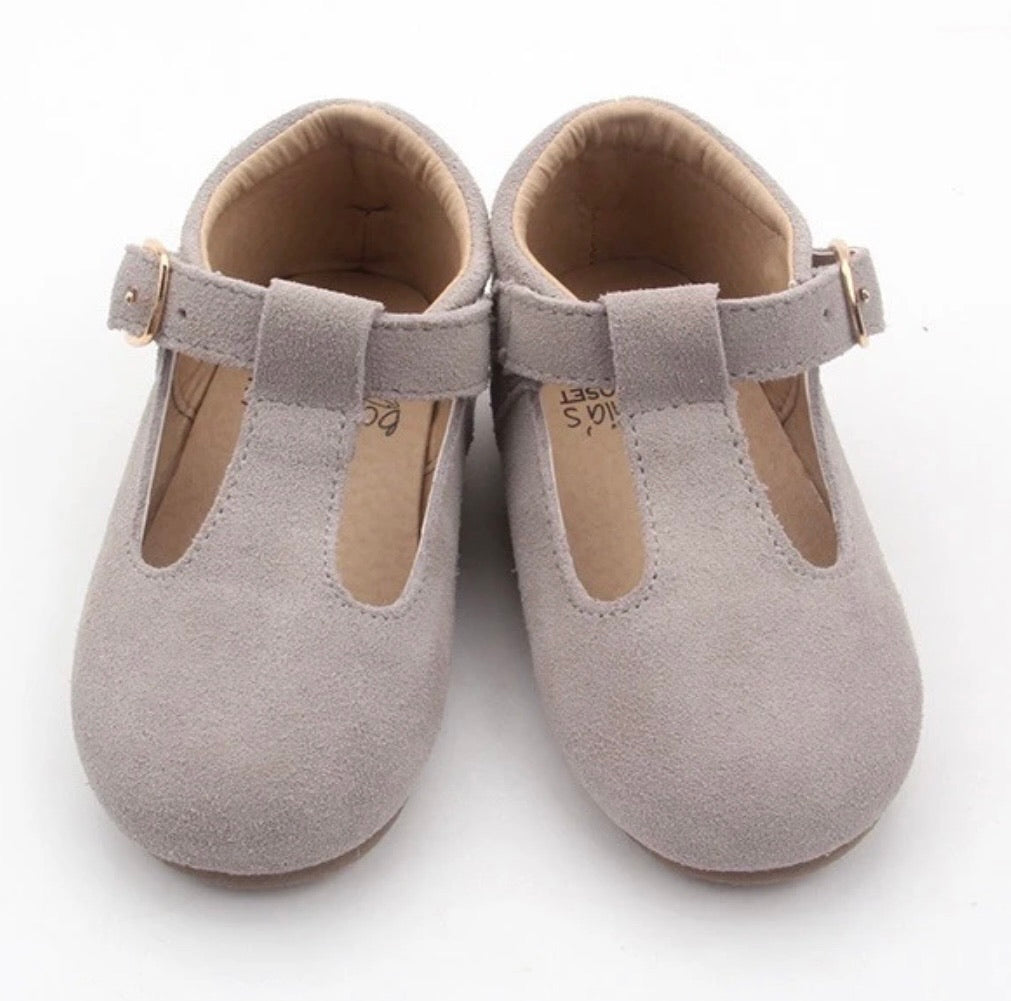Alf & Co is a midlands based children’s Store and they are stockist of the Bohemia’s closet Bunny Suede T-Bar Shoes. A lovely gift for a new baby girl