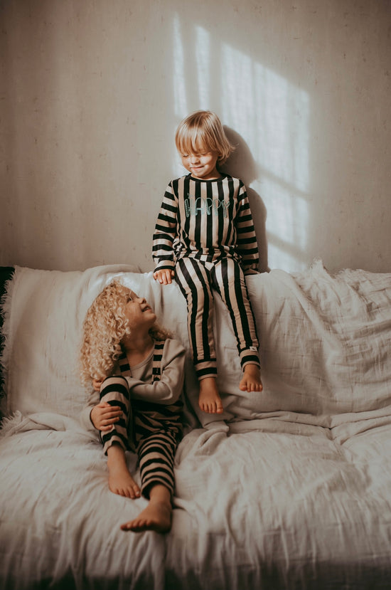 Alf & Co is a midlands based children’s store and are stockist of the Turtledove Wide Stripe Jersey Leggings 
