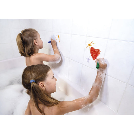 The Janod Kids Bath Crayons- Colouring In The Bath Set are the perfect bath toy for kids 