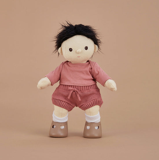 The Olli Ella Dinkum Doll Snuggly Berry Set is available from Nottinghamshire independent children’s store Alf & Co 